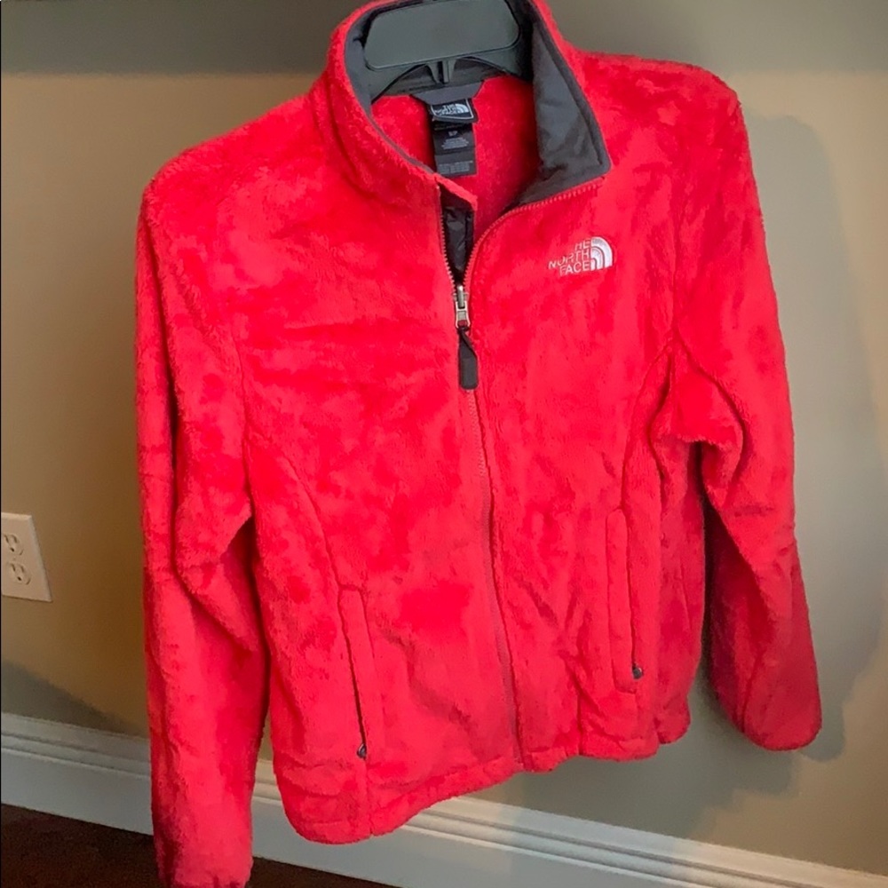 Women’s Dark pink north face zip up jacket